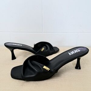 DKNY Val Twisted Logo Kitten Heel Sandals Sz 8.5